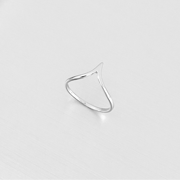 Sterling Silver Pointy V Shape Ring, Silver Rings, Stackable Band, Chevron - Picture 7 of 14